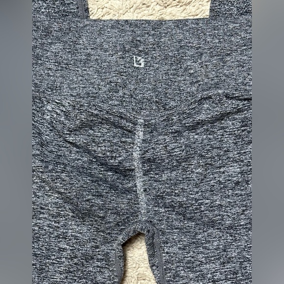 EUC! BuffBunny scrunch Gray Leggings size XS - Picture 4 of 6
